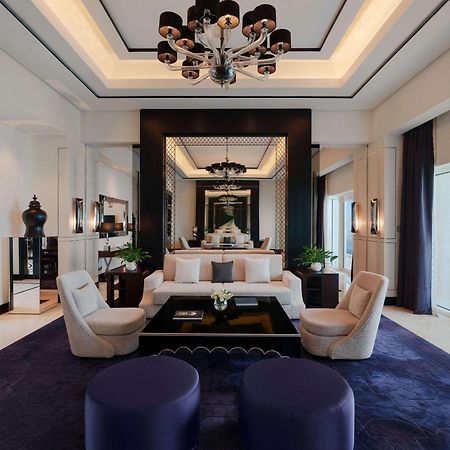 Rixos Marina Abu Dhabi Hotel Exterior foto The interior of a suite at the Atlantis, The Royal