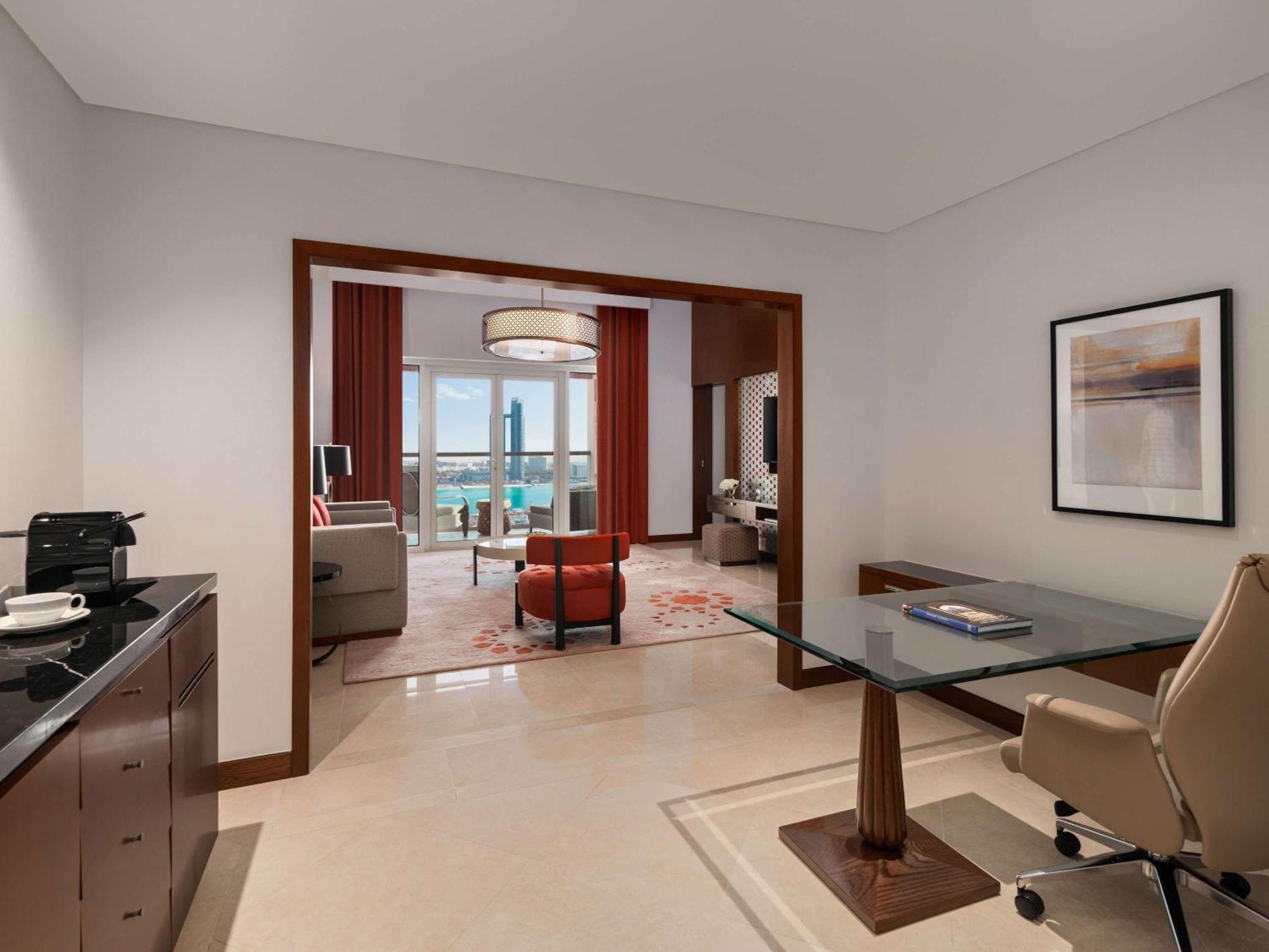 Rixos Marina Abu Dhabi Hotel Exterior foto A suite at the hotel
