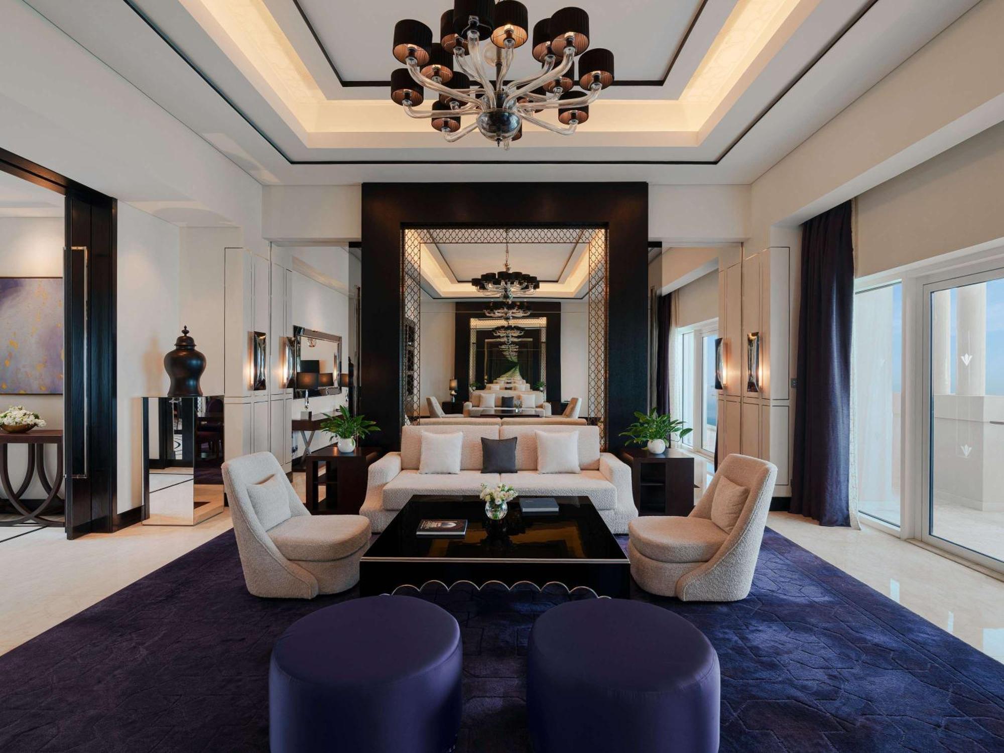 Rixos Marina Abu Dhabi Hotel Exterior foto The interior of a suite at the Atlantis, The Royal