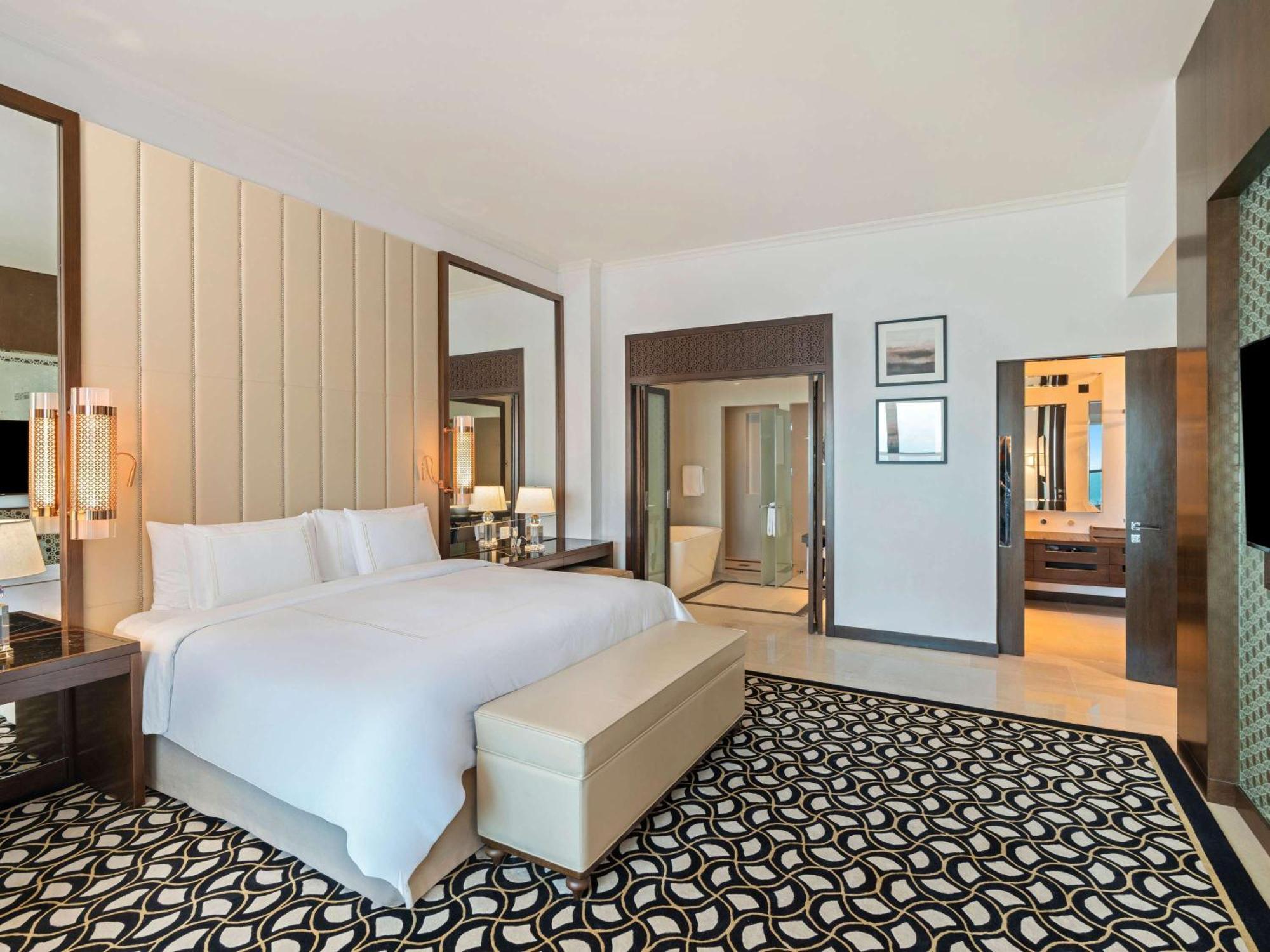 Rixos Marina Abu Dhabi Hotel Exterior foto A bedroom at the hotel