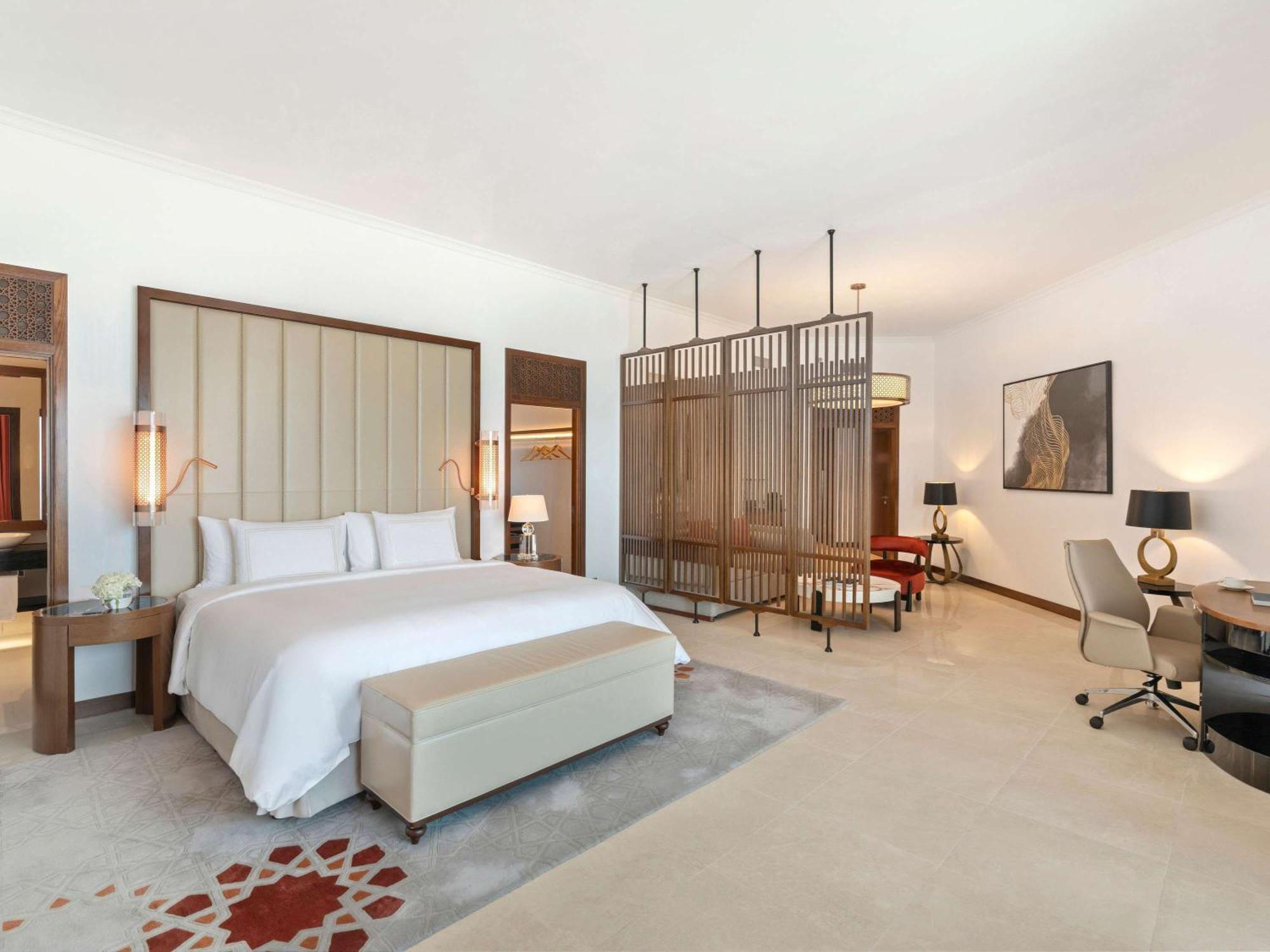 Rixos Marina Abu Dhabi Hotel Exterior foto A bedroom at the hotel