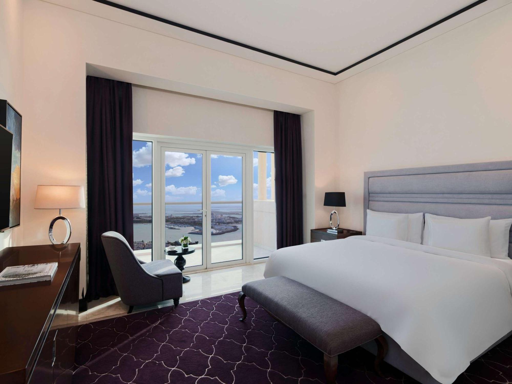 Rixos Marina Abu Dhabi Hotel Exterior foto A bedroom at the hotel