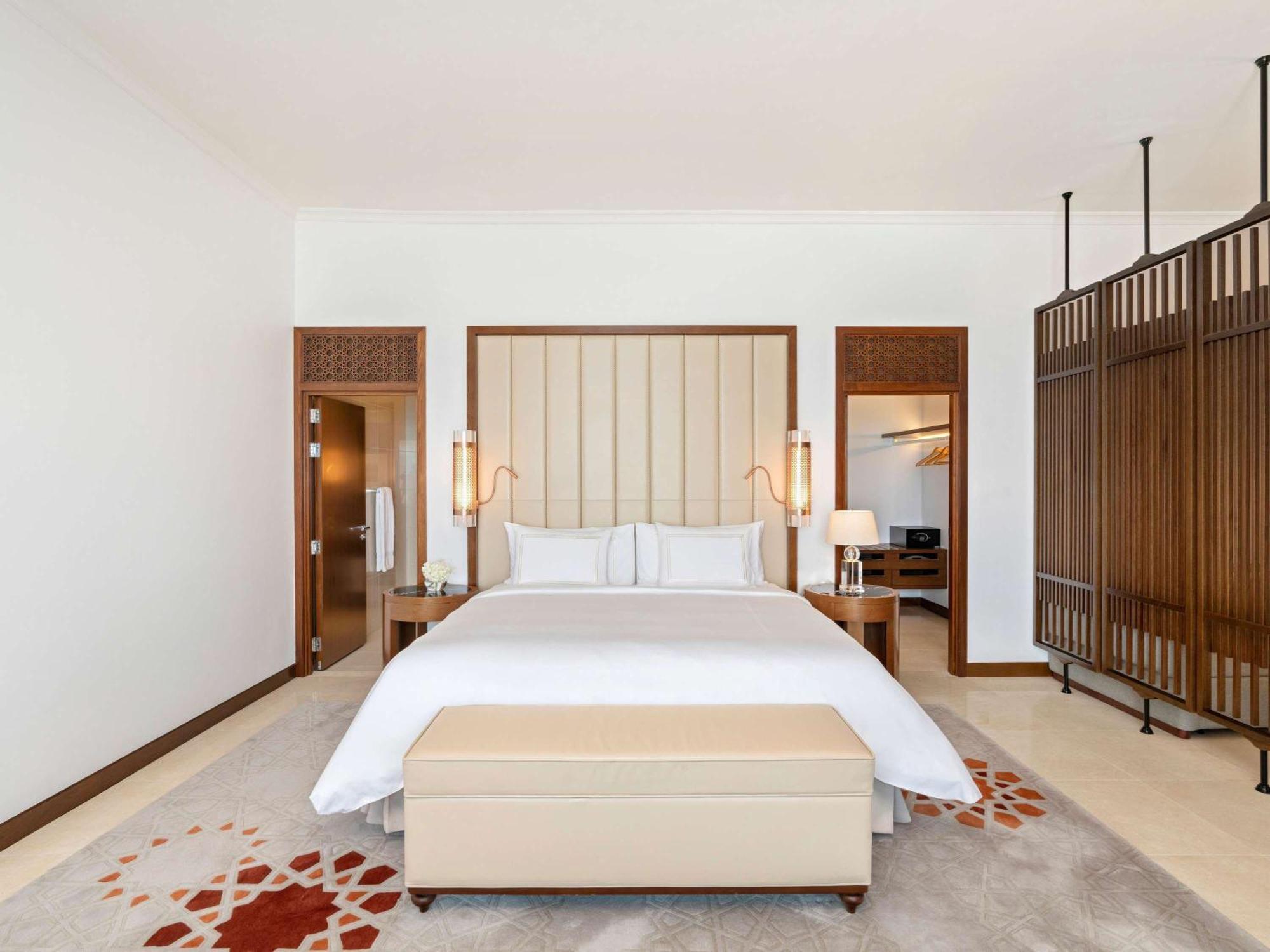 Rixos Marina Abu Dhabi Hotel Exterior foto A bedroom at the hotel